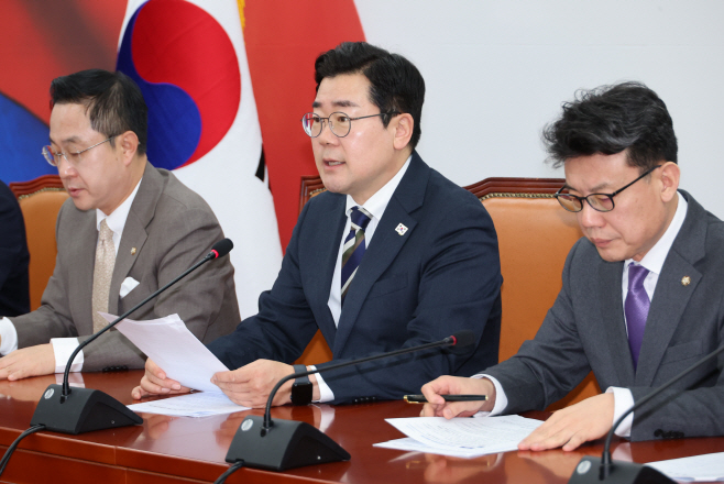 발언하는 박찬대 원내대표<YONHAP NO-3260>