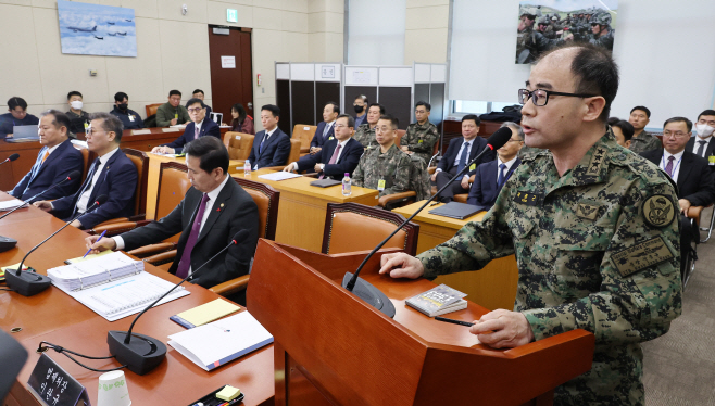 질의에 답변하는 곽종근 전 특수전사령관<YONHAP NO-3226>