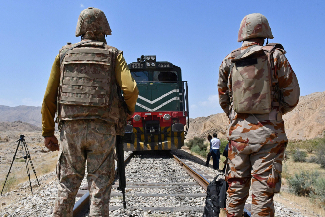 PAKISTAN-UNREST-TRAIN <YONHAP NO-5762> (AFP)