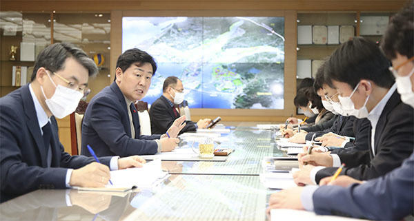 한 신규사업 발굴 보고회를 갖고 있다