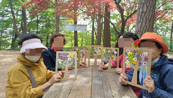 1. 소근육 발달을 위한 프로그램 참여_중부공원여가센터