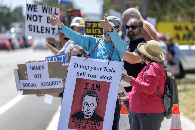 USA TESLA PROTEST