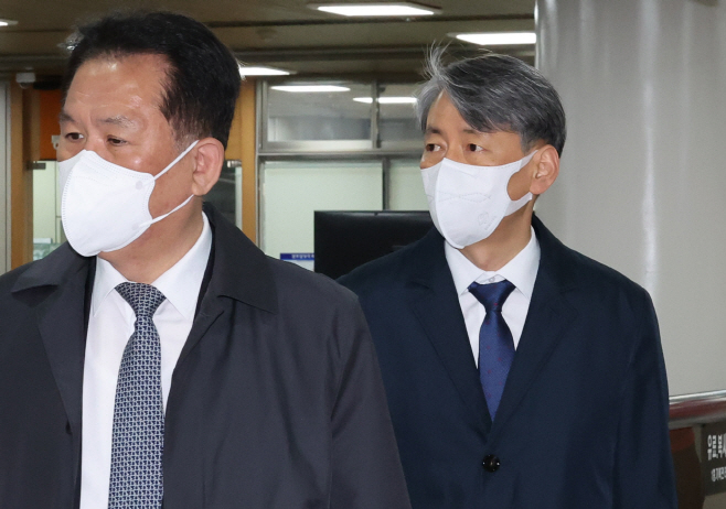 속행 공판 향하는 조지호 전 경찰청장