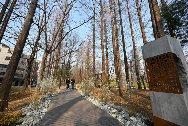 서초구, 양재천 ‘살롱드가든’에 테마정원 조성