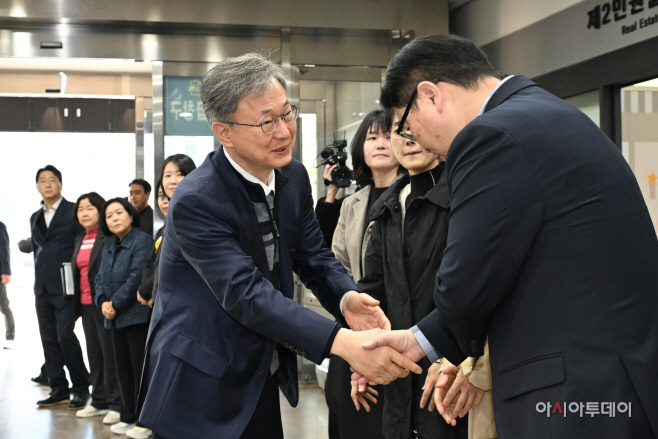 장인홍 구로구청장 출근길1