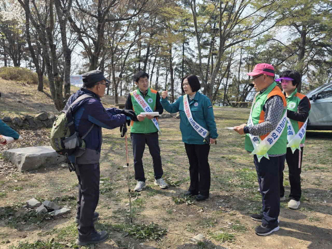 20250404-밀양시 교동, 산불 예방 계도 및 홍보활동 총력(1)