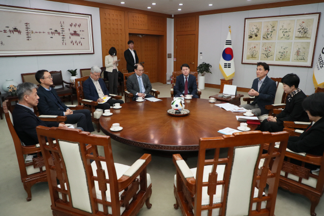강원도 도내 5개 의료원장 간담회(김진태도지사 - 통상상담실) (1) (2)