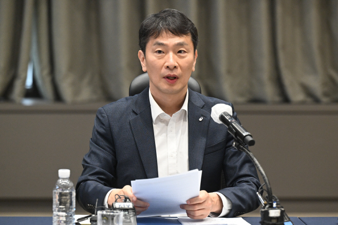발언하는 이복현 금융감독원장<YONHAP NO-3213>