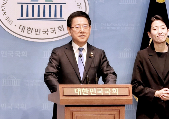 대선 불출마 선언하는 김영록 지사<YONHAP NO-4353>