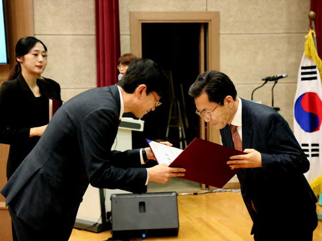 20250409_대구파티마병원 곽승훈 대외협력실장, 대구광역시장 표창장 수상 (2)