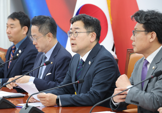 발언하는 박찬대 당대표 직무대행<YONHAP NO-4092>
