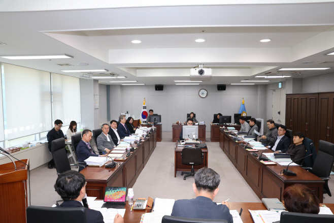 0411_포항시의회 예산결산특별위원회, 추경예산안 심사 시작