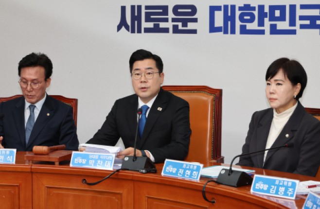 발언하는 박찬대 직무대행<YONHAP NO-5407>