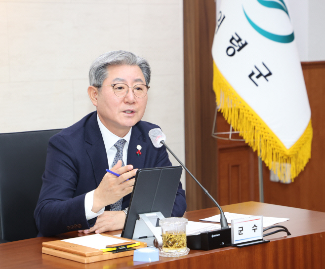 #1. 240409 보도사진1(오태완 군수 군민들께 죄송해...군의회 군민 볼모 예산 삭감 참담) (1)