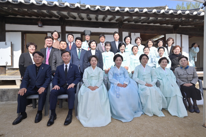 (사진)강릉 초당동 고택에서 제436주기 난설헌 허초희 추모 헌다례 봉행 (1)