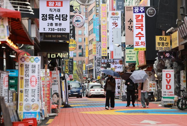 숙박·음식점 '역대 최장' 불황<YONHAP NO-3583>