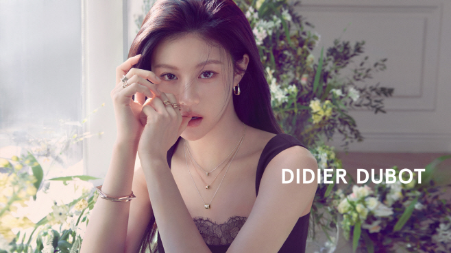 [이미지1] 디디에 두보 2025 SS ‘센슈얼 컬렉션(Sensuelle Collection)’ 광고 캠페인