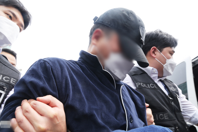 일가족 5명 살해한 50대 가장 영장심사<YONHAP NO-4512>