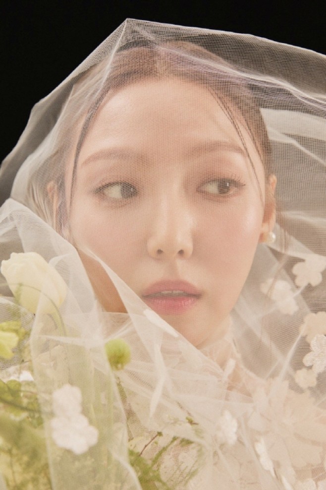 민