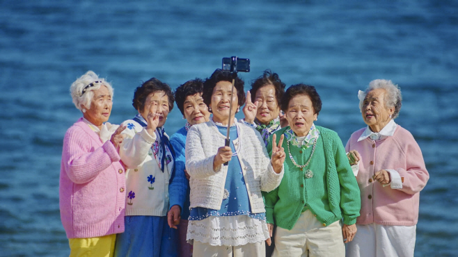 여든 래퍼들, 랩으로 바다 여행에 초대하다