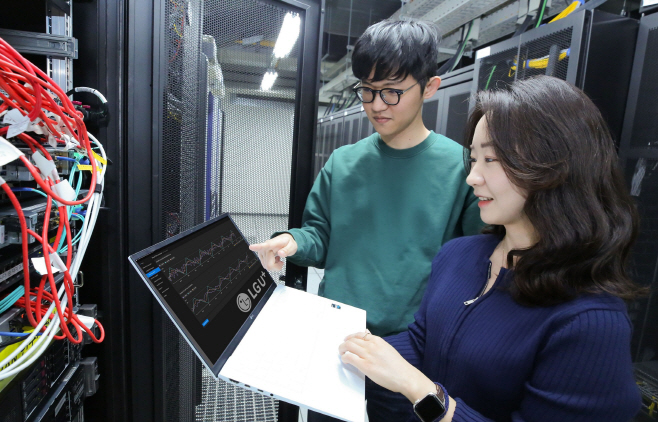 0424 LG U+, 에릭슨과 AI 기반 네트워크 장애 예측 기술 시연(1)