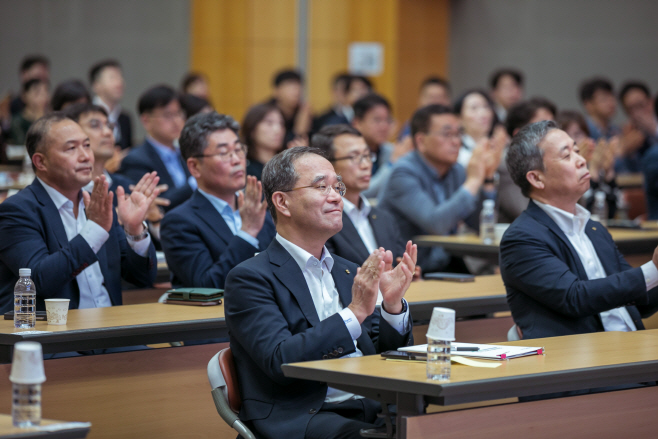 (보도자료)(20250423) NH농협금융, 2025 농협금융 고객전략포럼 개최(사진2)