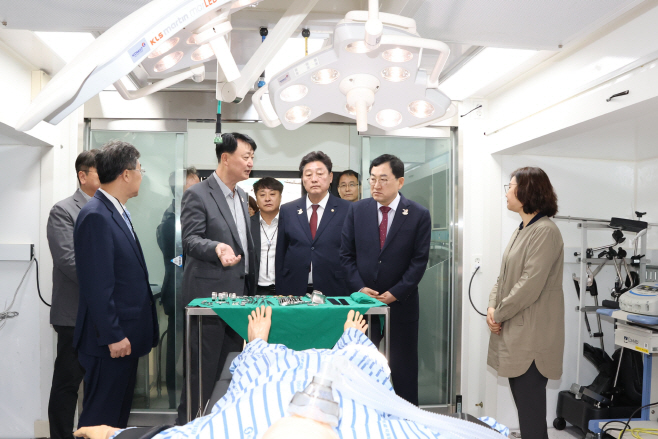 보도자료_경주 황성공원에 이동형 병원 설치_01