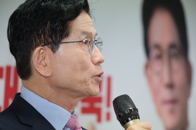 청년 부동산 문제 관련 공약 발표하는 김문수 후보