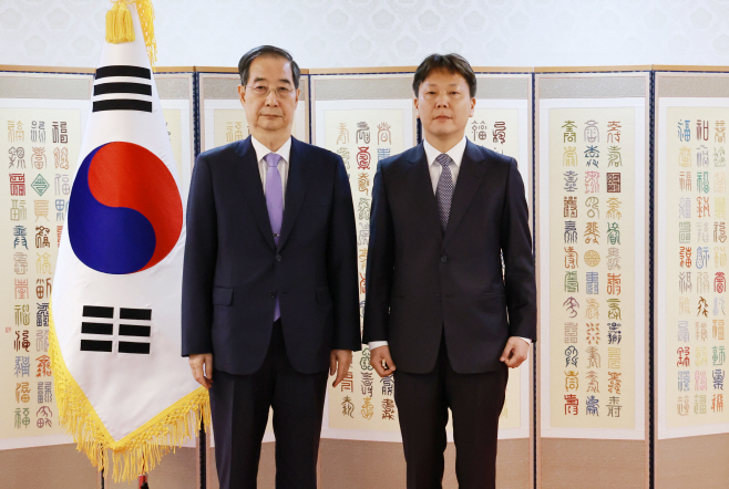 한덕수 권한대행, 전규석 주레바논대사 신임장 수여<YONHAP NO-2719>