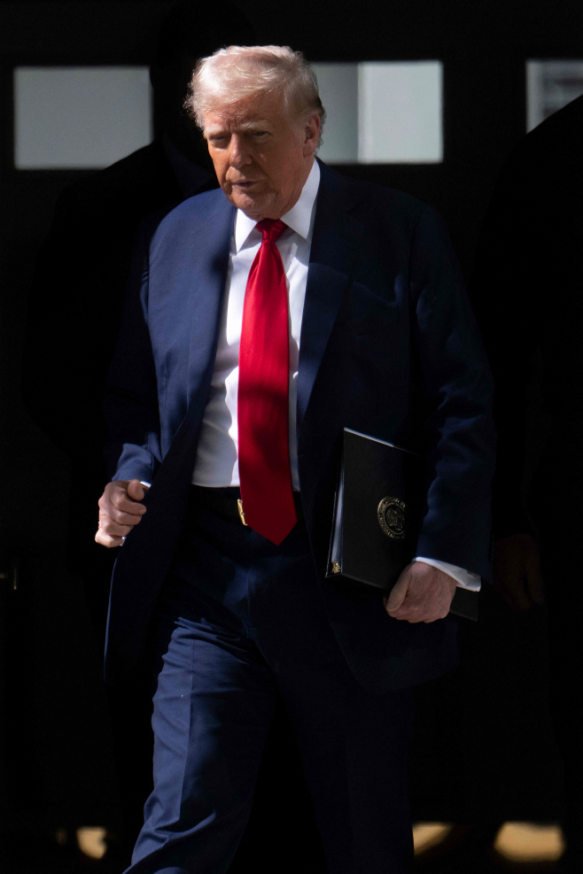 US-POLITICS-TRUMP-AMFOOT-SUPER BOWL-EAGLES