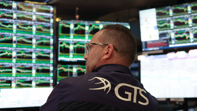 US-ECONOMY-MARKET-STOCKS
