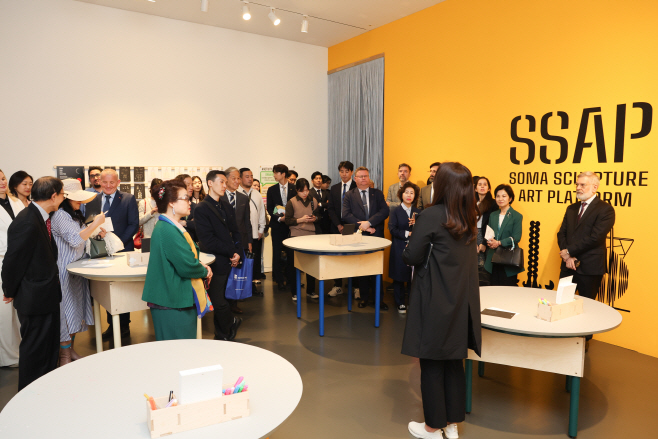 사본 -[보도사진] 국민체육진흥공단_소마미술관_베네수엘라 수교 60주년 관람행사 개최사진