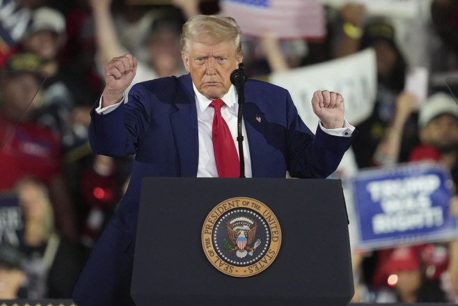 Trump <YONHAP NO-3136> (AP)