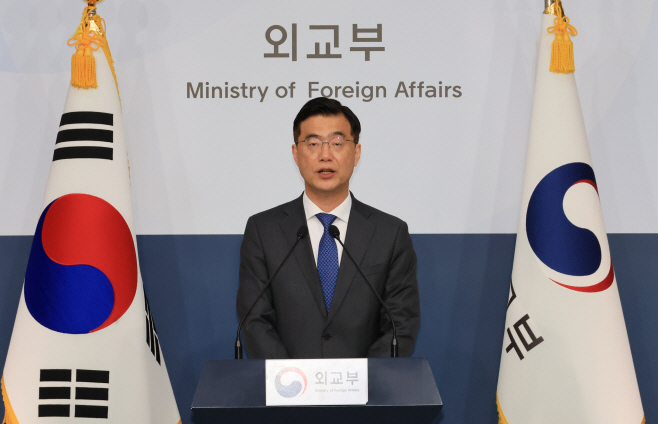 브리핑하는 이재웅 대변인<YONHAP NO-3980>