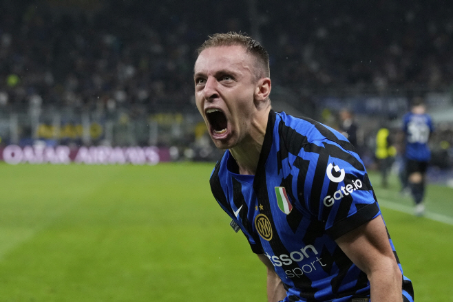 Italy Soccer Champions League <YONHAP NO-1203> (AP)