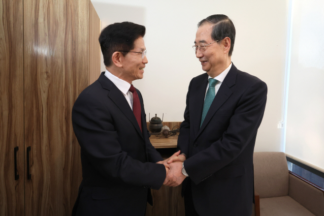 김문수-한덕수 대선 단일화 위한 회동<YONHAP NO-5583>