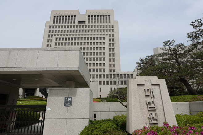 민주당, 대법원장에 후보 공판 대선 뒤로 연기 요구<YONHAP NO-2694>