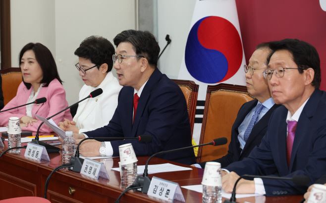 발언하는 국민의힘 권성동 원내대표<YONHAP NO-3112>