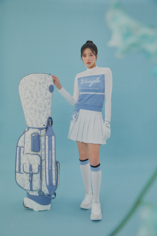 [첨부이미지] “골프 좋아하는 부모님께, 감각도 챙긴다” - 가정의 달, 선물하기 좋은 골프백 고르는 법_1