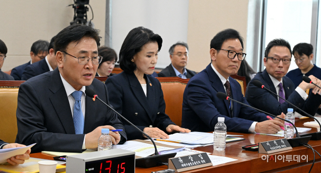 [포토] 답변하는 유상임 장관