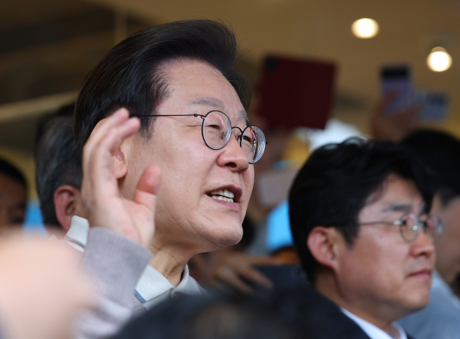 연설하는 이재명 후보<YONHAP NO-5363>