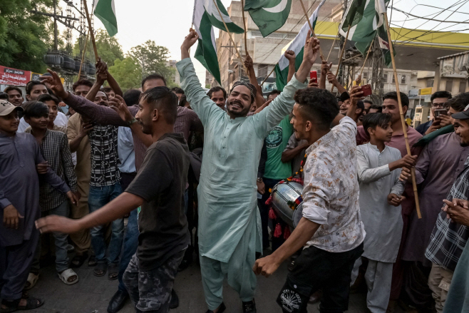 TOPSHOT-PAKISTAN-INDIA-KASHMIR-CONFLIC... <YONHAP NO-1009> (AFP)