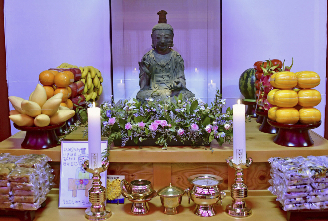 Japan South Korea Stolen Statue <YONHAP NO-3547> (AP)