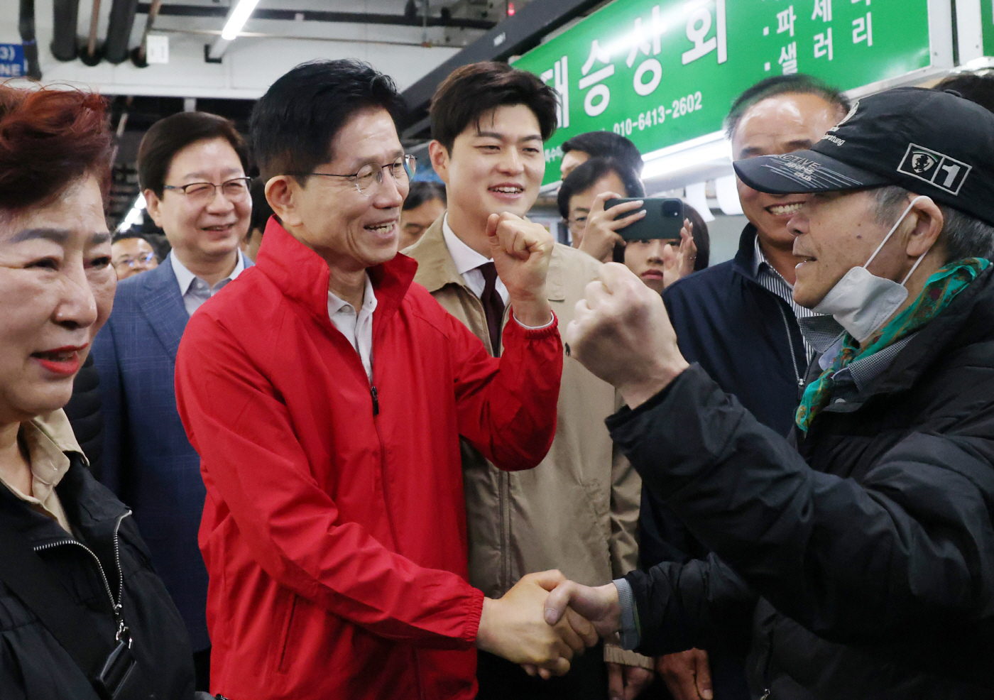 김문수, 가락시장 방문