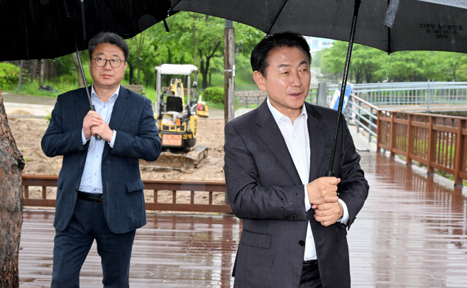 1.녹지산림과(의정부시, 송산3동 녹지대 다목적 쉼터 조성 현장 점검)1