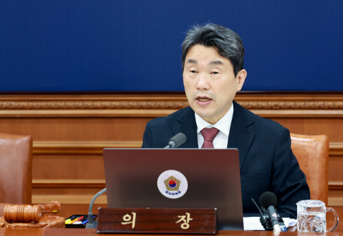 국무회의 발언하는 이주호 권한대행<YONHAP NO-2368>