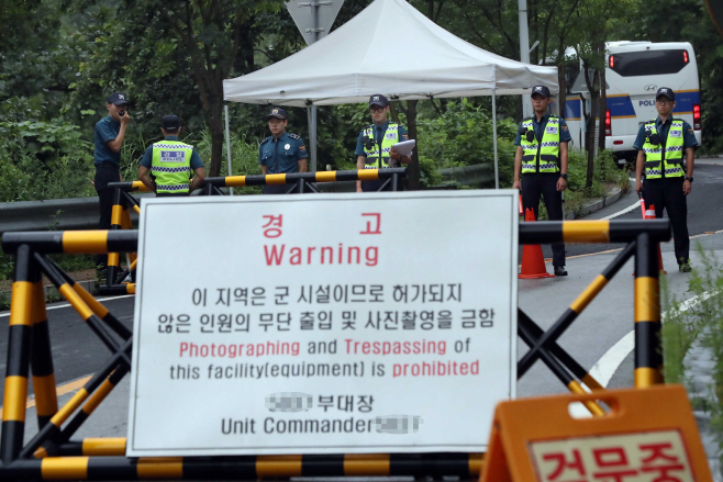 성주 사드기지 외부인 출입 통제<YONHAP NO-3007>