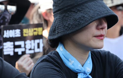 교사의 눈물<YONHAP NO-1718>