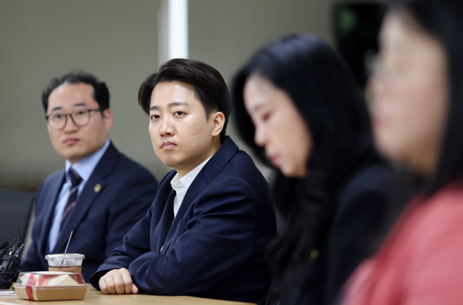 대한초등교사협회 간담회 참석한 이준석 후보<YONHAP NO-5790>