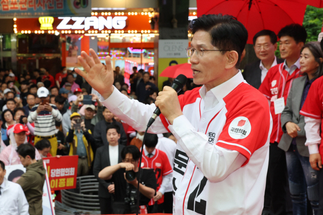 청주서 지지호소하는 김문수 후보<YONHAP NO-5729>